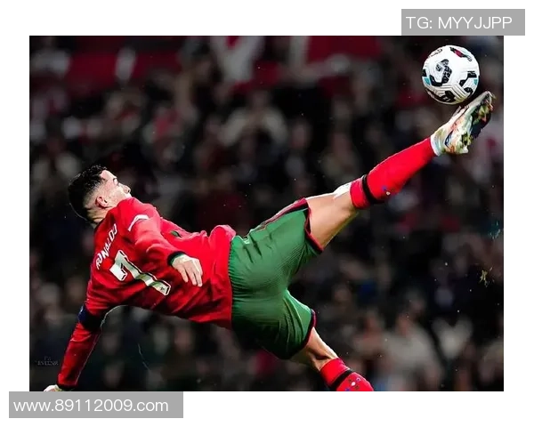 西班牙足球明星C罗的辉煌历程与传奇成就回顾